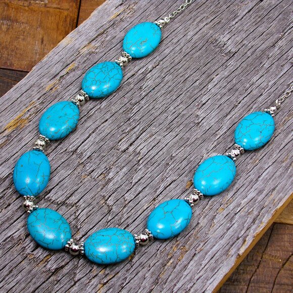 Turquoise stone necklace  with oval shape stones and small round silver beads - Picture 6 of 8